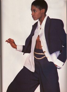 Kohli_UK_Vogue_May_1989_04.thumb.jpg.7c990a367b0c68aa040bb05c43b68a9b.jpg