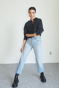 LNA-Henley-Sweatshirt-in-black.jpg
