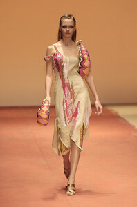 Laura-Biagiotti-SS2005-05.jpg