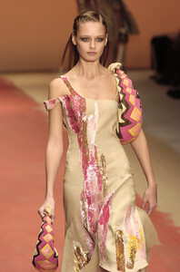 Laura-Biagiotti-SS2005-06.jpg