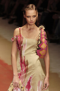 Laura-Biagiotti-SS2005-07.jpg