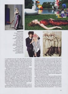 Leibovitz_US_Vogue_March_2010_04.thumb.jpg.ae84d8a06378371bc443205f92ac1595.jpg