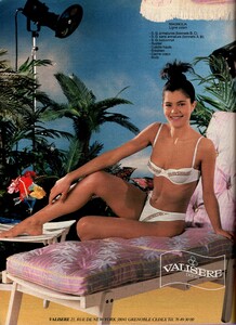 MarieClaireFR1989May150.thumb.jpg.8f009946796ebb3b3585227b033ac7f4.jpg