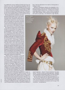 McQueen_US_Vogue_April_2010_04.thumb.jpg.a36682f42dbdbb1b8b57362a4c172828.jpg