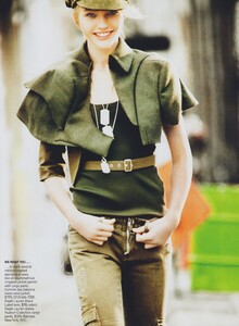 Military_Testino_US_Vogue_March_2010_07.thumb.jpg.79b5d4d511980f50d45ac243f662a85d.jpg