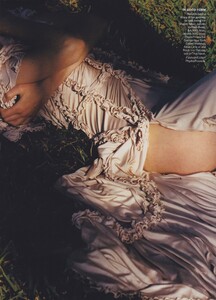 More_Weber_US_Vogue_April_2010_02.thumb.jpg.630a0a7768f9bbba197cbe3ba9f0eac6.jpg