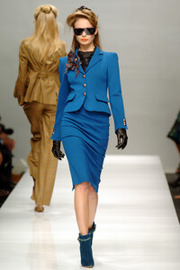 Moschino-FW2005-06.jpg