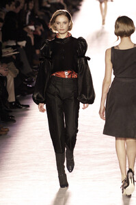 Nina-Ricci-FW2005-09.jpg