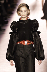 Nina-Ricci-FW2005-10.jpg