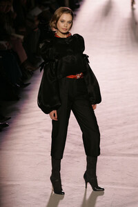 Nina-Ricci-FW2005-11.jpg