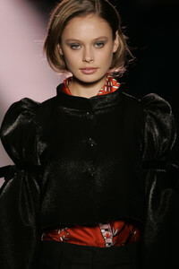 Nina-Ricci-FW2005-14.jpg