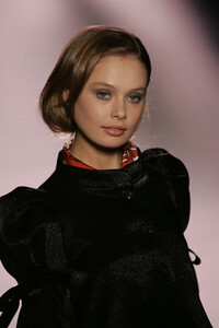 Nina-Ricci-FW2005-15.jpg