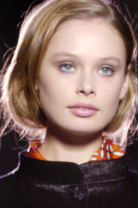 Nina-Ricci-FW2005-16.jpg