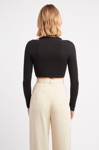 P087_Smith_Long_Sleeve_Crop_Black_02.jpg