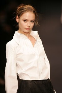 Paco-Rabanne-FW2005-07.jpg