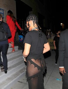 Rihanna-Ass-in-Tiny-Thong-23.jpg