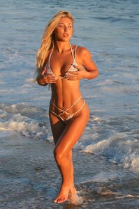 Stefanie-Gurzanski---Baby-G-in-a-bikini-in-Los-Angeles-46.jpg