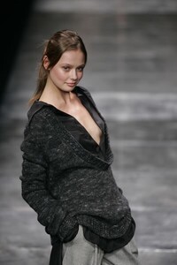 Stella-McCartney-FW2005-11.jpg