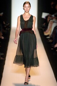 Vera-Wang-FW2005-10.jpg