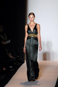 Vera-Wang-FW2005-21.jpg