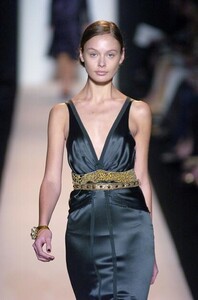 Vera-Wang-FW2005-30.jpg