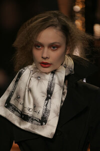 Viktor-Rolf-FW2005-11.jpg