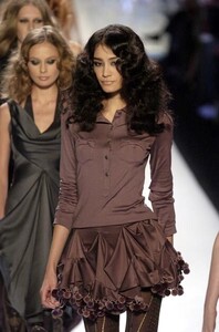 Zac-Posen-FW2005-16.jpg