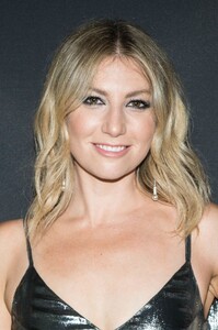 ari-graynor-at-i-m-dying-up-here-premiere-in-los-angeles-05-31-2017_1.jpg