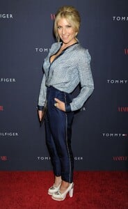 ari-graynor-at-vanity-fair-celebrate-to-tommy-from-zooey-collaboration_5.jpg
