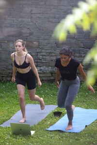 bailee-madison-and-chandler-kinney-outdoor-yoga-filming-in-new-york-08-30-2021-4.jpg
