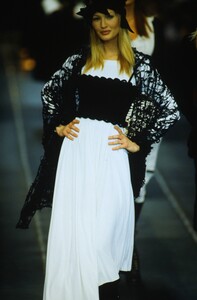 chanel-fw-1993.jpg