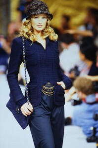 chanel-hc-fw-1993.jpg