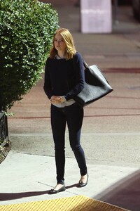 emma-stone-at-la-la-land-set-in-los-angeles-10-07-2015_13.jpg