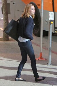 emma-stone-at-la-la-land-set-in-los-angeles-10-07-2015_2.jpg