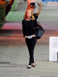 emma-stone-at-la-la-land-set-in-los-angeles-10-07-2015_21.jpg