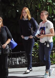 emma-stone-at-la-la-land-set-in-los-angeles-10-07-2015_27.jpg