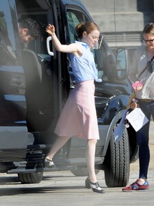 emma-stone-at-la-la-land-set-in-los-angeles-10-07-2015_29.jpg