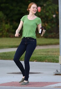 emma-stone-la-la-land-set-in-los-angeles-august-2015_1.jpg