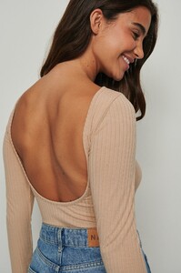 nakd_deep_back_long_sleeve_rib_top_1100-005546-0005_01g.jpg