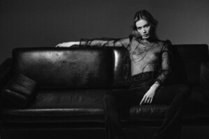 oczymag-jakub-szymanski-hanna-koczewska-useless-final-005-1155x770.thumb.jpg.b62d696d419bc3c38ca08e87333008a7.jpg