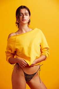 retouched_sweatshirt_marigold.thumb.jpg.2e09132ad459e36f787a252b12d739c0.jpg