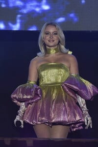 zara-larsson-performs-live-onstage-at-manchester-pride-in-manchester-uk-290821_3.jpg
