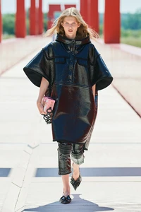 00002-Louis-Vuitton-Resort-2022-credit-Filippo-Fior.thumb.webp.96f923c3c8f8d36326423947a0bca9fa.webp