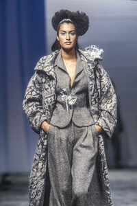 1000647404_MissoniFall19954.thumb.jpg.200252a5c360d2b5a1857d8e506bfe88.jpg