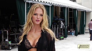 Behind the Scenes of the Victoria's Secret Holiday Commercial (1080p_24fps_H264-128kbit_AAC) 096.jpg