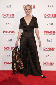 Niki+Taylor+DKMS+30th+Anniversary+Gala+gVkLFYkaWSpx.jpg