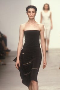 1071071226_CalvinKleinSpring19994.thumb.jpg.c0427a94893729b16a96b480f1608e2f.jpg