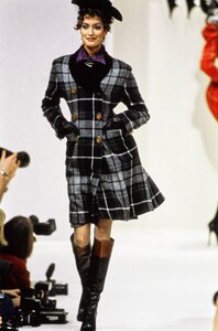 1082317445_VivienneWestwoodRTW-FallWinter1994(2).thumb.jpg.f1da76c7fae9802df56065565615f04c.jpg