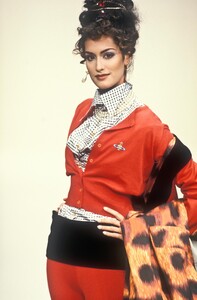 1088326550_VivienneWestwood1994WomenRTW10.thumb.jpg.baed6a96bbca7ed3efaaa86a3b6a8f68.jpg