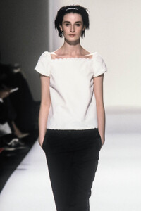 1093182090_MarcJacobs1999WomenRTW82.thumb.jpg.c9b4db45cbf34f784732d0188903c29c.jpg